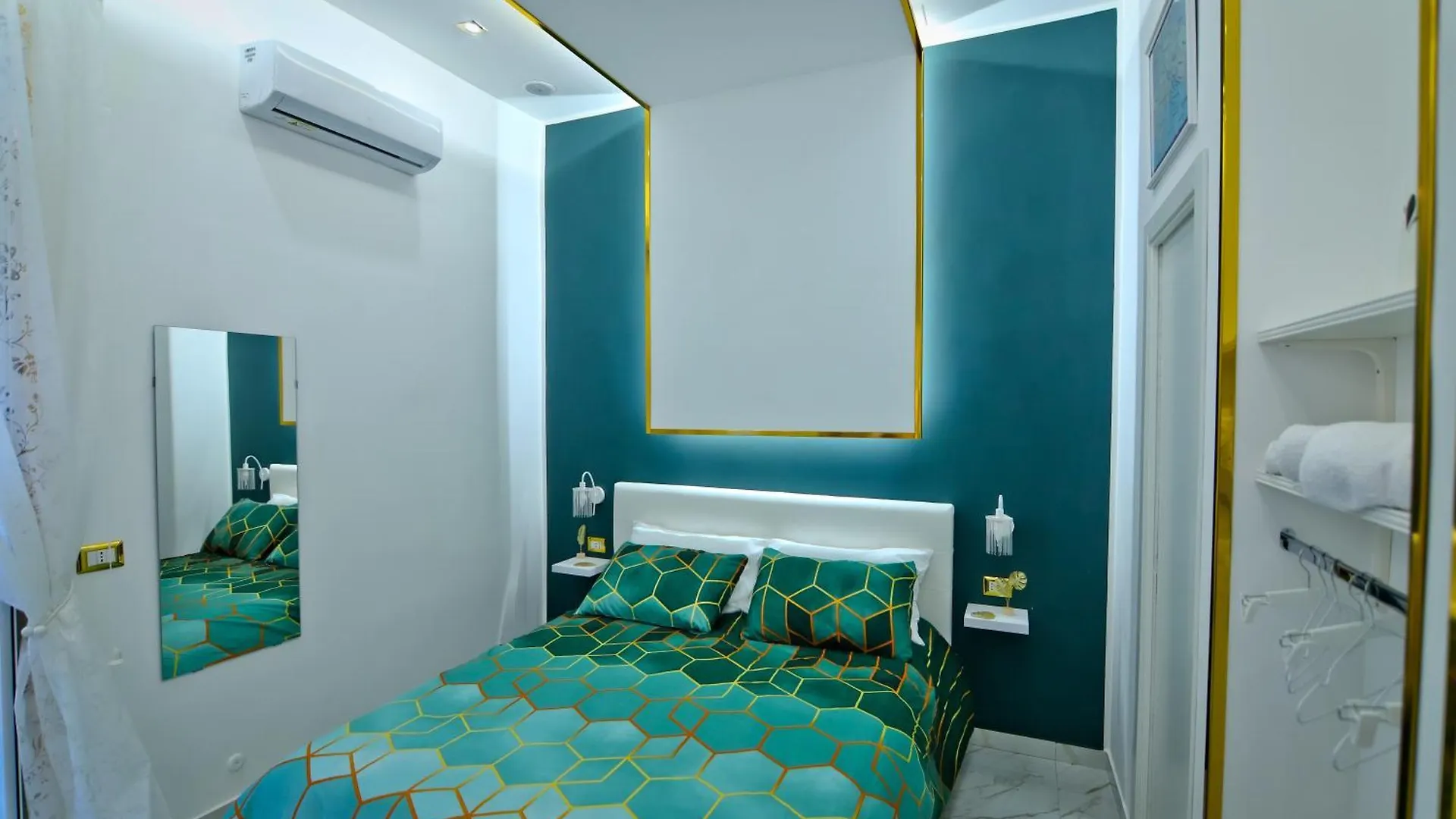 Regina House Apartment Naples 0*,