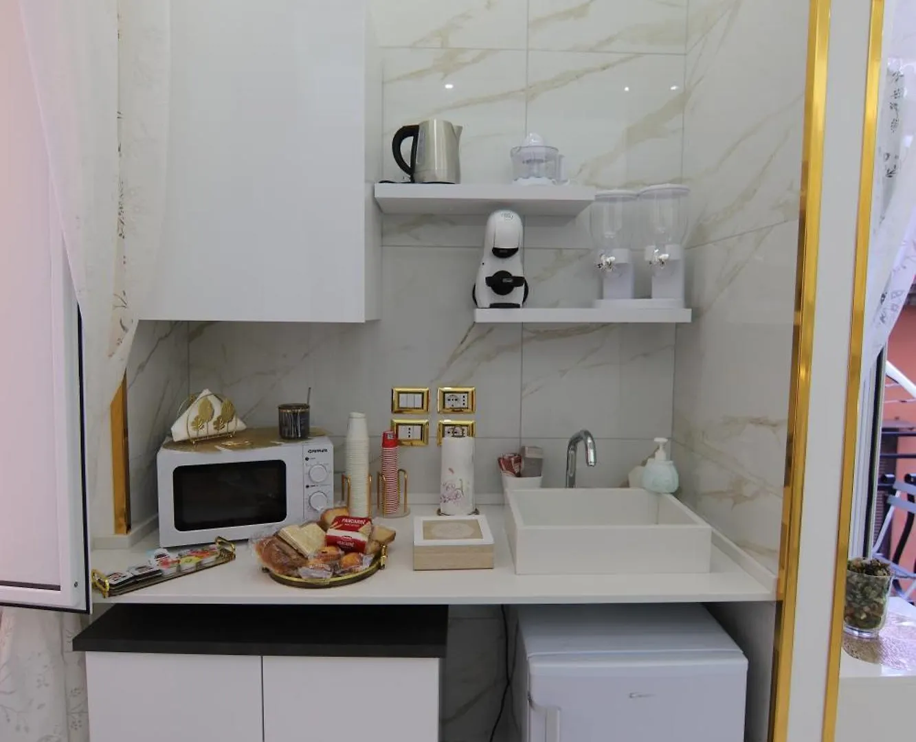 Regina House Apartment Naples 0*,  Italy